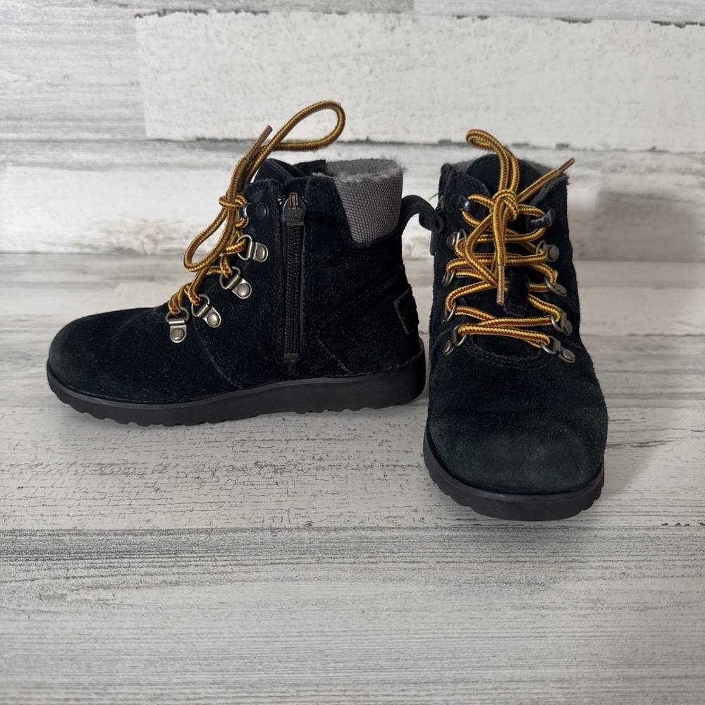 UGG K Hilmar NIB Kids Unisex Black Suede Faux Fur Boots Size 12 Water Resistant